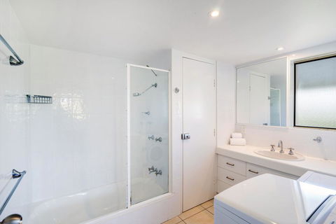 Sunseeker Holiday Apartments - New Castle Holiday 27