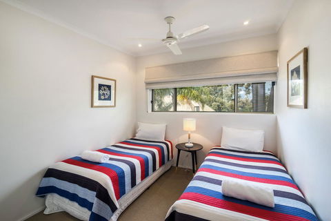 Sunseeker Holiday Apartments - New Castle Holiday 3