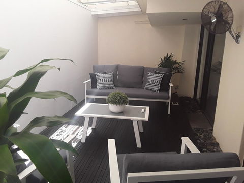 Sunseeker Holiday Apartments - New Castle Holiday 12