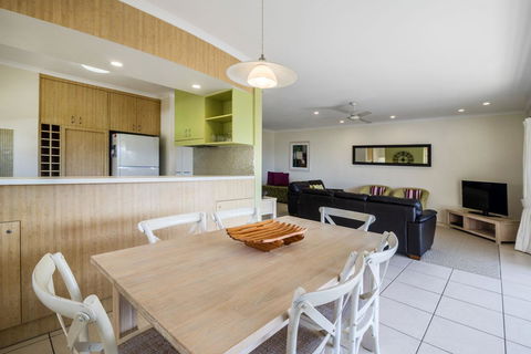 Sunseeker Holiday Apartments - New Castle Holiday 2