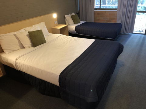 Bribie Island Hotel - New Castle Holiday 1