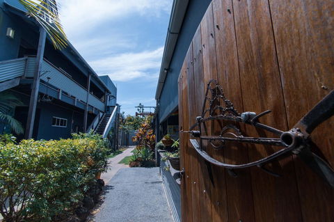 Backpackers At 1770 - New Castle Holiday 3
