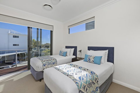 Sand Dunes Resort Accommodation - New Castle Holiday 24