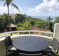 Sunshine Beach Luxe Apartment - New Castle Holiday