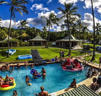 Nomads Airlie Beach - New Castle Holiday