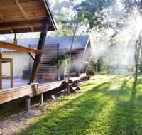 Airlie Beach Eco Cabins - New Castle Holiday