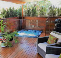 Pandanus Spa Cottage - New Castle Holiday