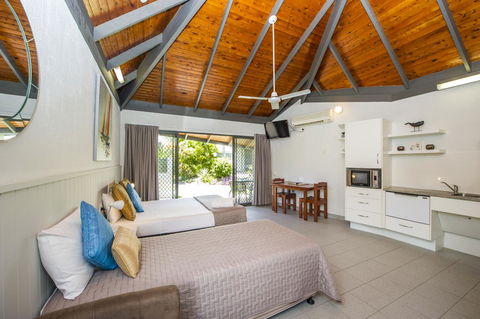 Island Leisure Resort - New Castle Holiday 15