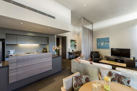 Oaks Redcliffe Mon Komo Suites - New Castle Holiday 21