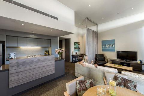 Oaks Redcliffe Mon Komo Suites - New Castle Holiday 20