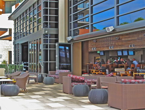 Oaks Redcliffe Mon Komo Suites - New Castle Holiday 0