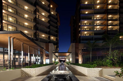 Oaks Redcliffe Mon Komo Suites - New Castle Holiday 1
