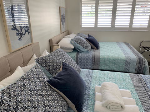 Riverside - New Castle Holiday 6