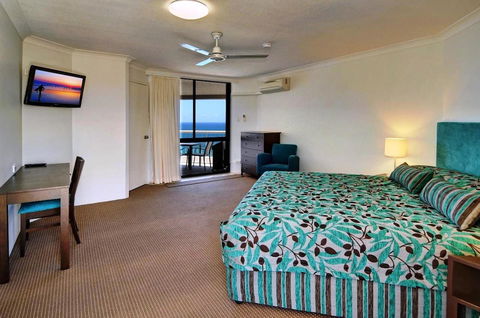 Coolum Caprice - New Castle Holiday 33