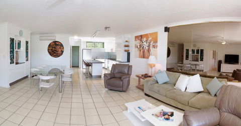 Poinciana 112 - New Castle Holiday 14