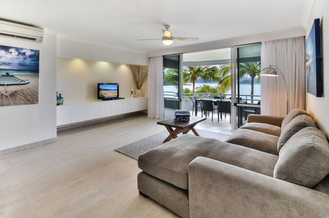 Frangipani 104 - Hamilton Island - New Castle Holiday 1