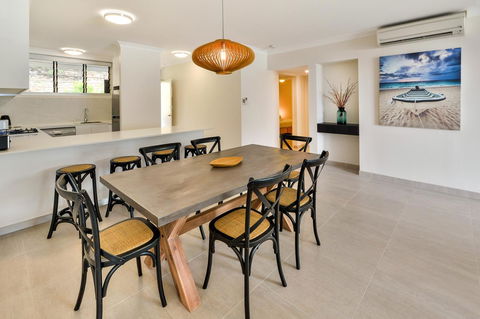Frangipani 104 - Hamilton Island - New Castle Holiday 6