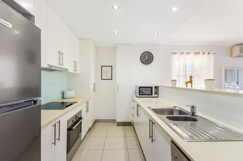 Redvue Holiday Apartments - New Castle Holiday 5
