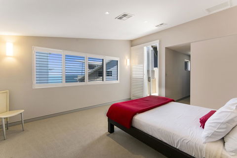 Redvue Holiday Apartments - New Castle Holiday 21