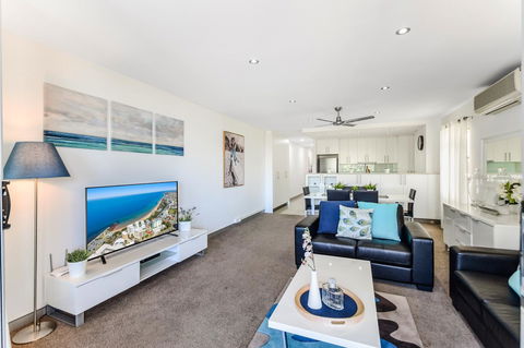 Redvue Holiday Apartments - New Castle Holiday 2