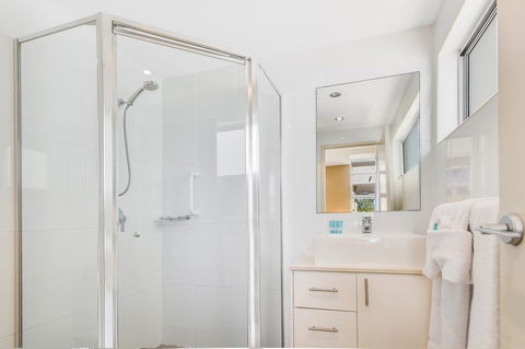 Redvue Holiday Apartments - New Castle Holiday 7