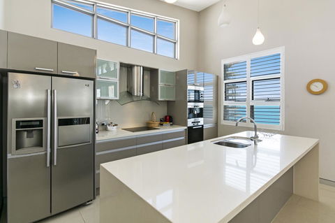 Redvue Holiday Apartments - New Castle Holiday 19