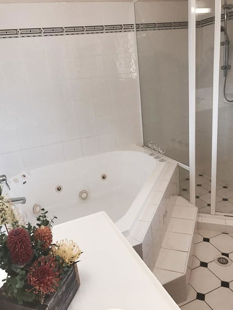 The Bearded Dragon Boutique Hotel - New Castle Holiday 44