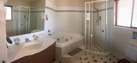 The Bearded Dragon Boutique Hotel - New Castle Holiday 5