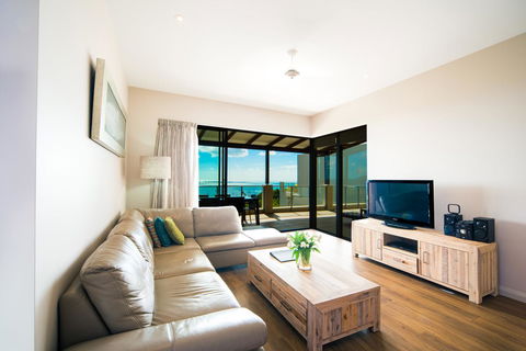 Whitsunday Reflections - New Castle Holiday 12