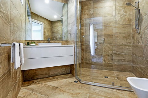 Noosa Tropicana - New Castle Holiday 28