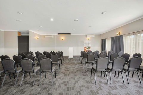 Econo Lodge Toowoomba Motel & Events Centre - New Castle Holiday 6