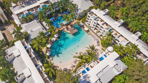 Palm Cove Paradise - Couples Spa Beach Getaway - New Castle Holiday 13