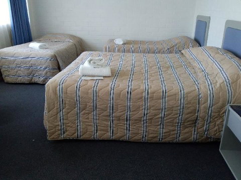 Dalby Manor Motor Inn - New Castle Holiday 6