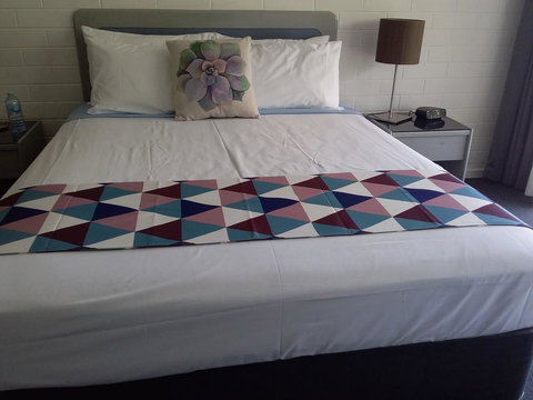 Dalby Manor Motor Inn - New Castle Holiday 4