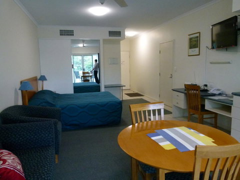 Madison Ocean Breeze Apartments - New Castle Holiday 27