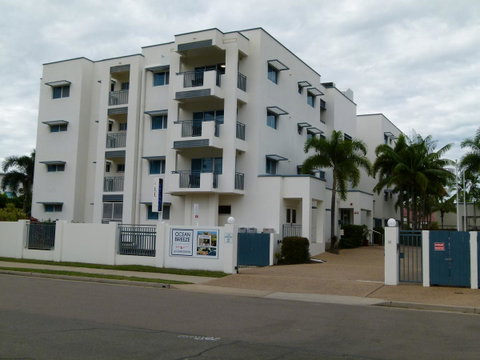Madison Ocean Breeze Apartments - New Castle Holiday 2