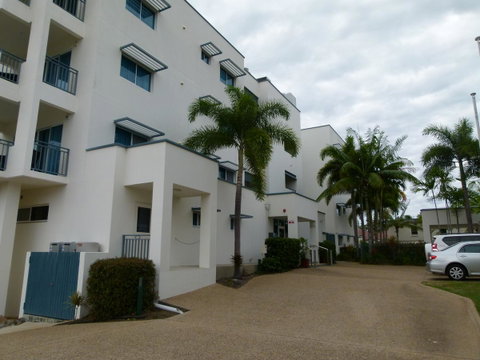 Madison Ocean Breeze Apartments - New Castle Holiday 8