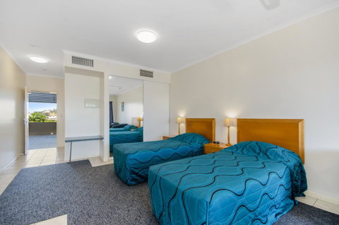 Madison Ocean Breeze Apartments - New Castle Holiday 10
