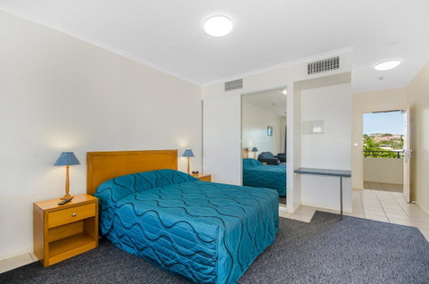 Madison Ocean Breeze Apartments - New Castle Holiday 9