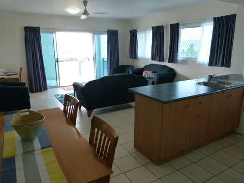 Madison Ocean Breeze Apartments - New Castle Holiday 25