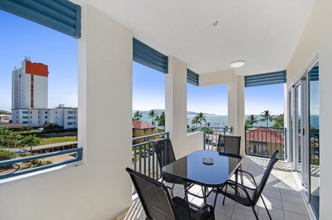 Madison Ocean Breeze Apartments - New Castle Holiday 13