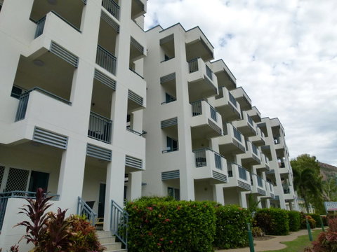 Madison Ocean Breeze Apartments - New Castle Holiday 7