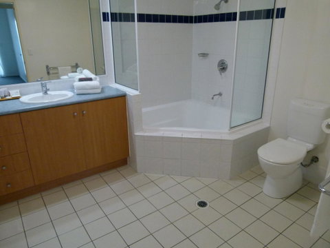 Madison Ocean Breeze Apartments - New Castle Holiday 33