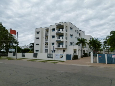 Madison Ocean Breeze Apartments - New Castle Holiday 6