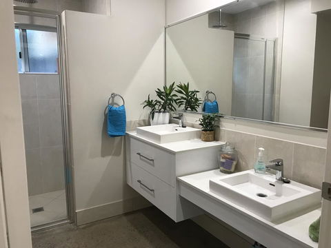 Whitsunday Luxury Homes - New Castle Holiday 13