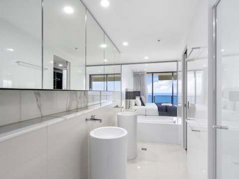Oracle Resort Broadbeach - Gclr - New Castle Holiday 24
