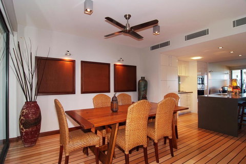 The Boathouse Apartments - New Castle Holiday 12