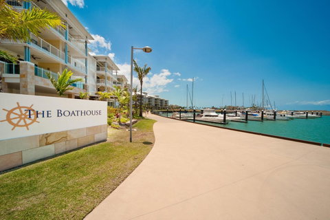 The Boathouse Apartments - New Castle Holiday 26