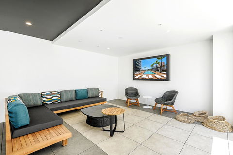 Qube Broadbeach - New Castle Holiday 22