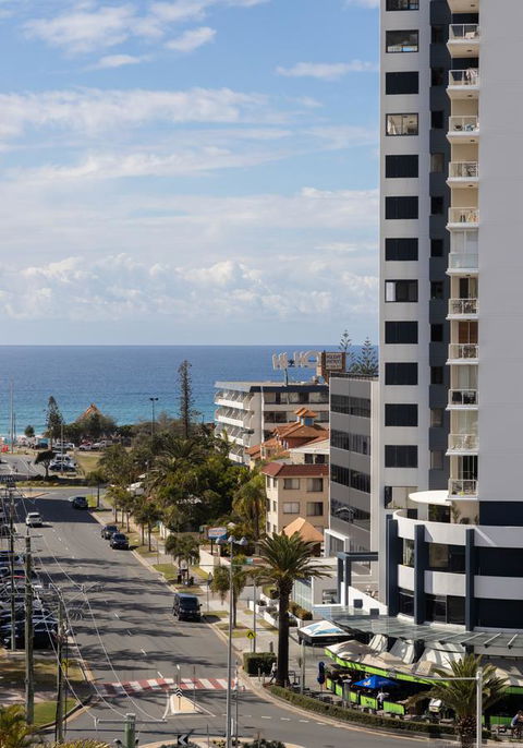Qube Broadbeach - New Castle Holiday 8
